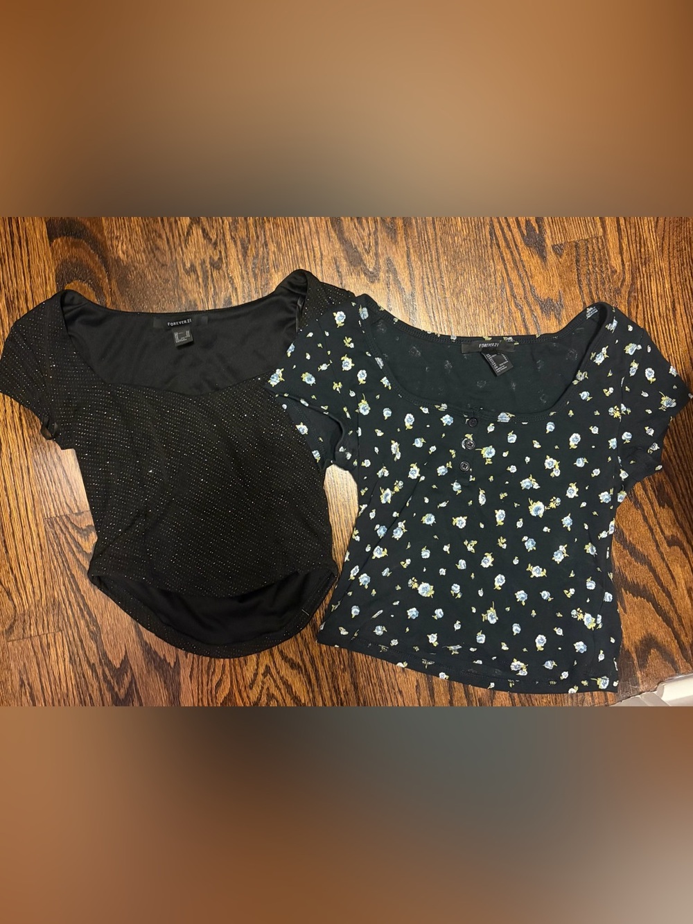 BUNDLE OF 2 FOREVER 21 TOPS—SIZE XS/S